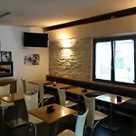 بيت ريفي Trattoria Caffe Cavour *