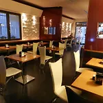 Trattoria Caffe Cavour تْشيتاديلاّ