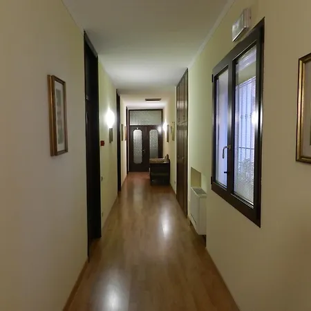 Trattoria Caffè Cavour Mini-hôtel *