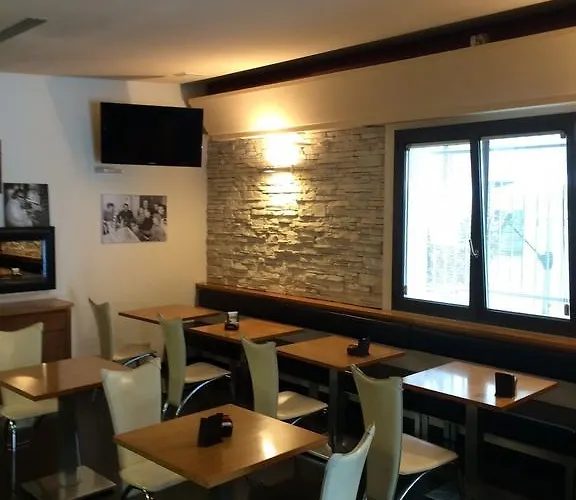 Gasthof Locanda Trattoria Caffe Cavour *