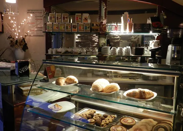 אורחן Trattoria Caffe Cavour *